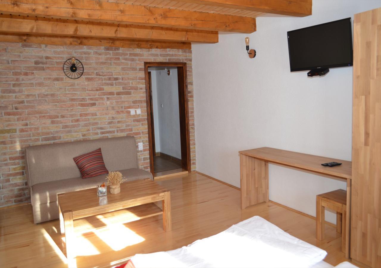 Bed and Breakfast Konoba Ognjiste Sokolac  Exterior foto